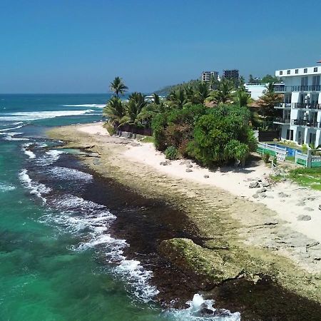 Ara Beach Resort Mirissa Exterior foto