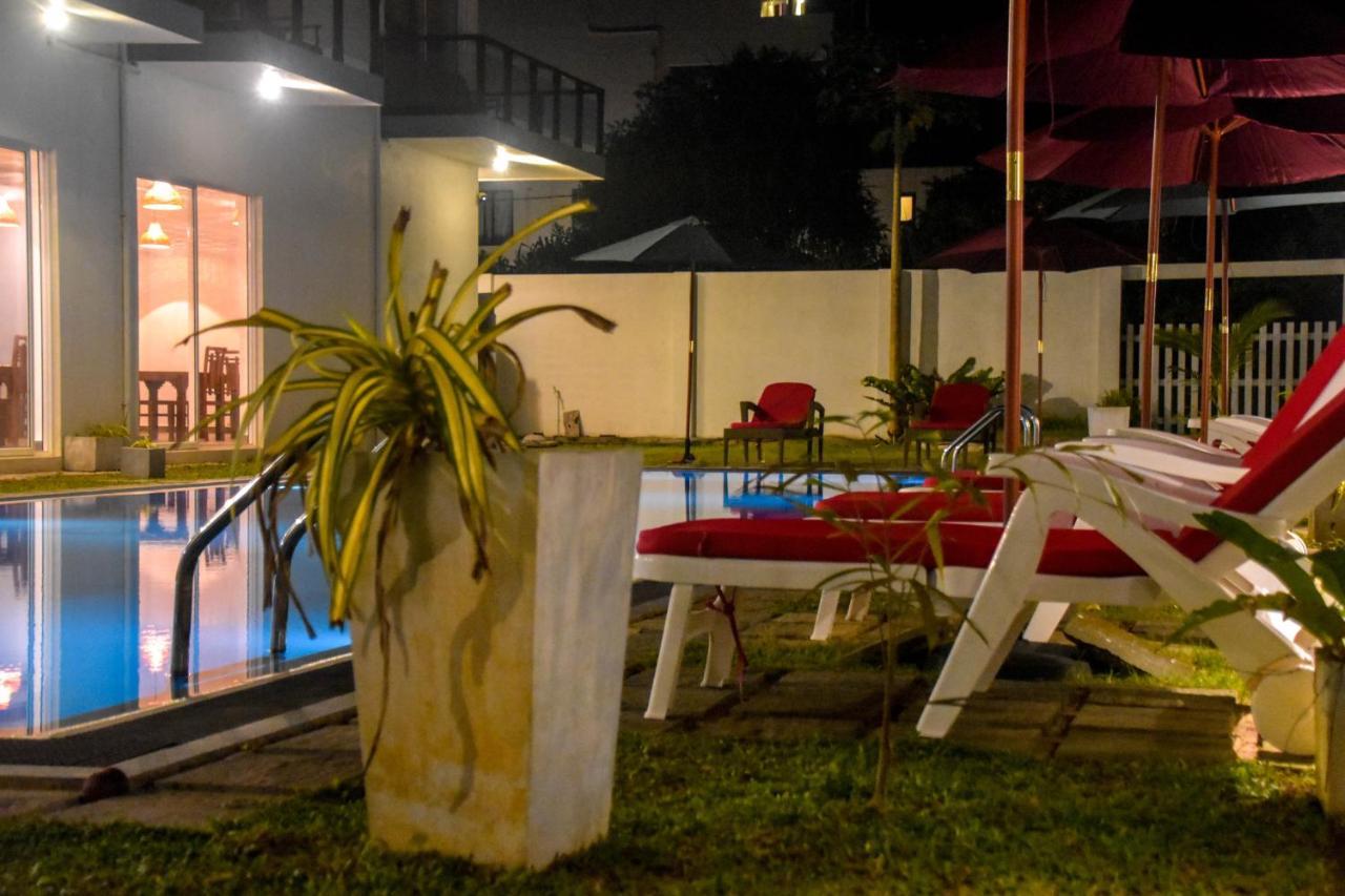 Ara Beach Resort Mirissa Exterior foto