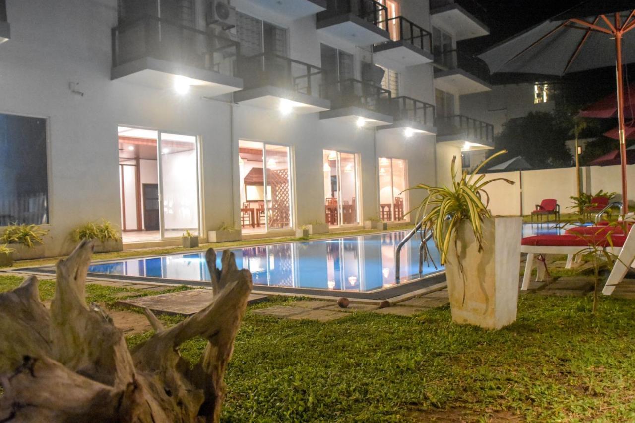 Ara Beach Resort Mirissa Exterior foto