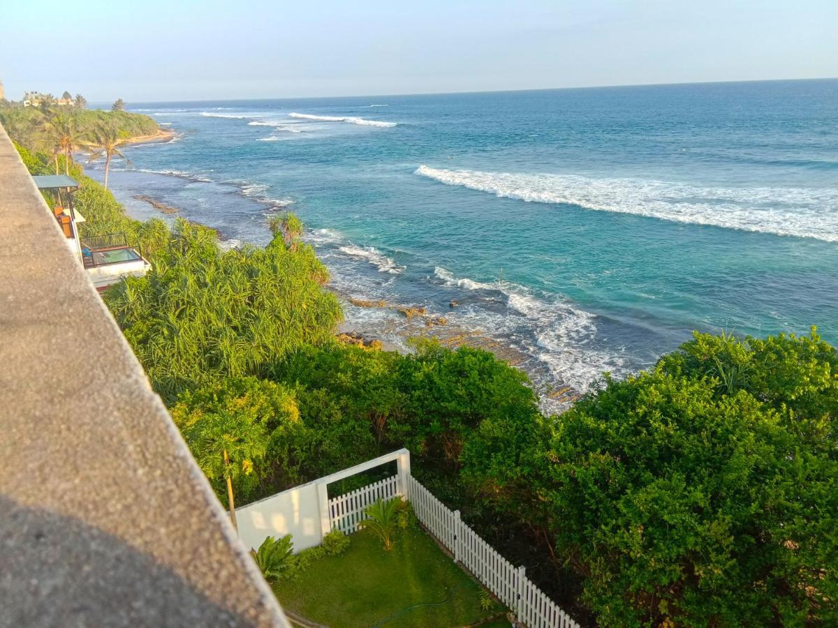 Ara Beach Resort Mirissa Exterior foto